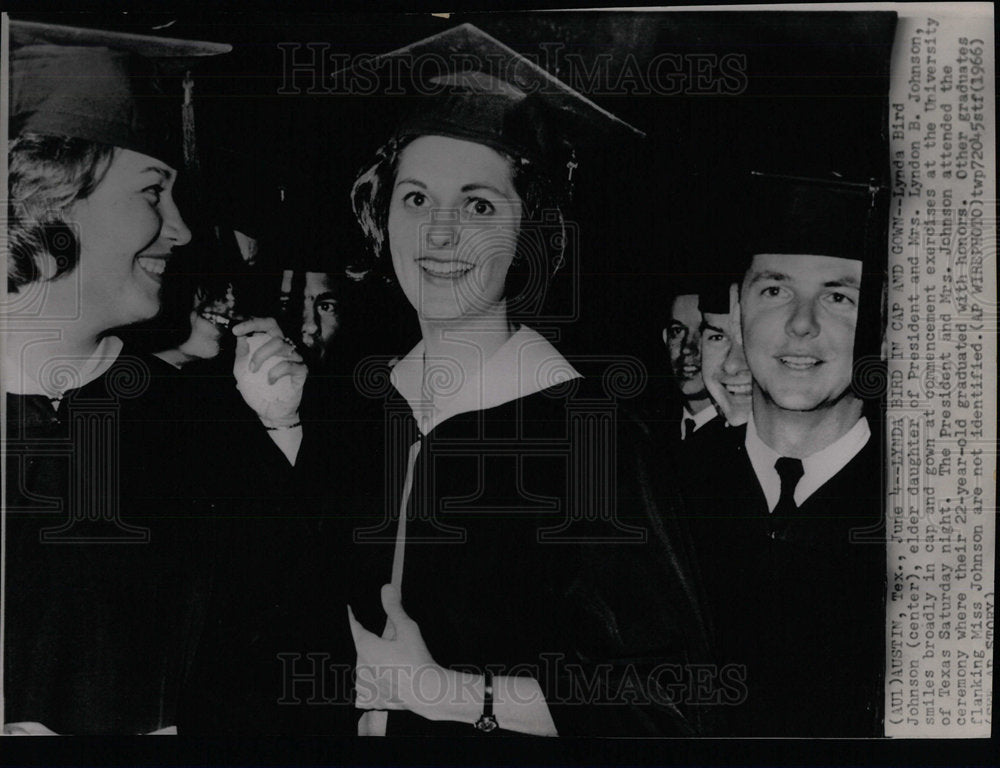1966 Press Photo Lynda Bird Johnson Graduation Ceremony - Historic Images