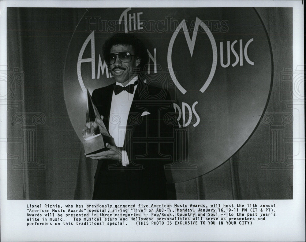 1984 Press Photo Lionel Richie Singer American Music  - Historic Images