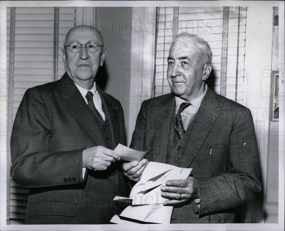1960 Press Photo Old Newsboys Superintendent - Historic Images