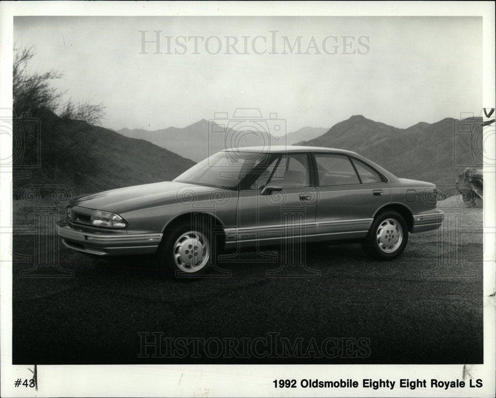 1991 Press Photo 1992 OLDSMOBILE EIGHTY EIGHT ROYALE LS - Historic Images