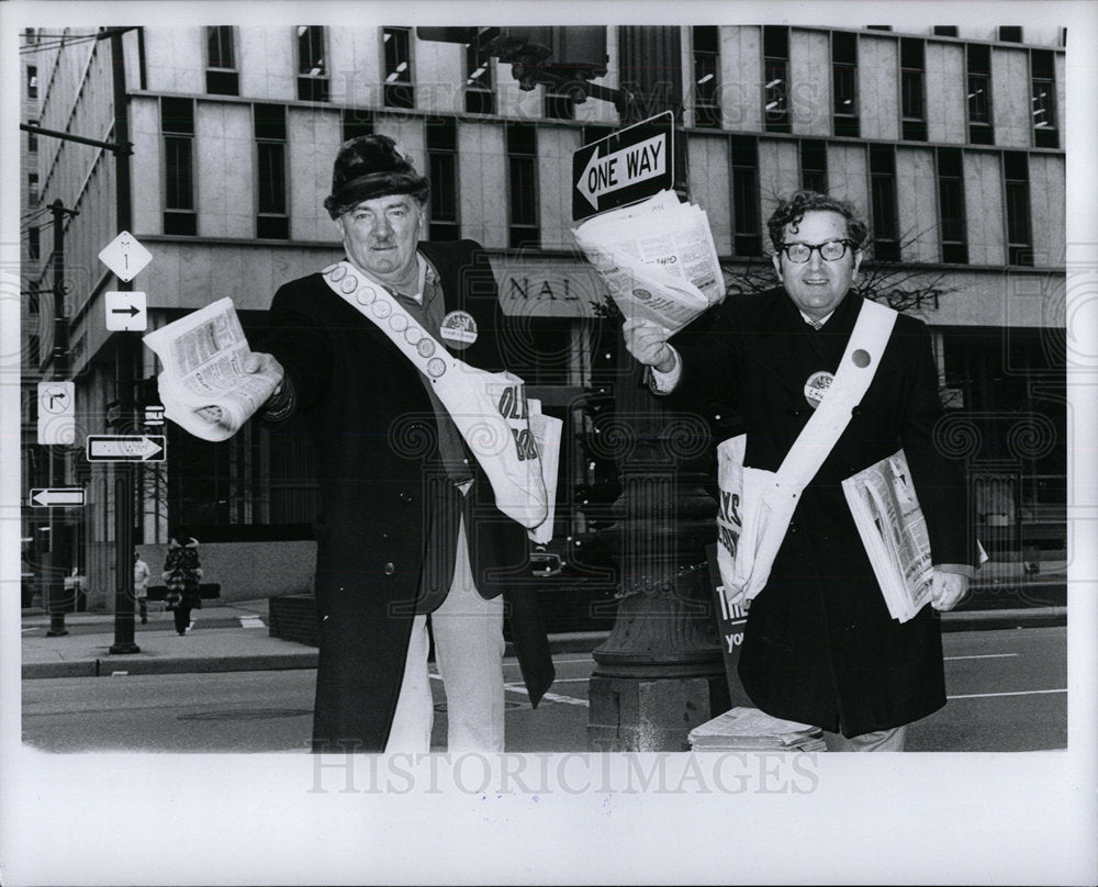 1975 Press Photo Detroit Old Newsboys Norris Friedman - Historic Images