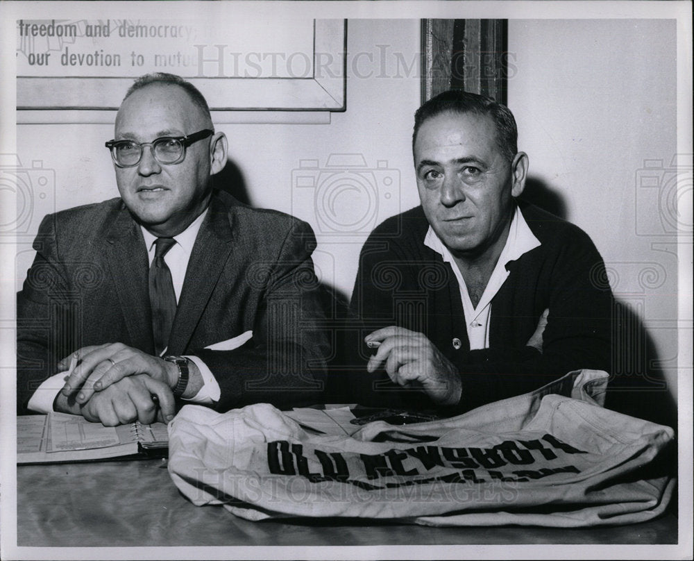 1960 Press Photo Detroit Old Newsboys Goodman Gaggin - Historic Images