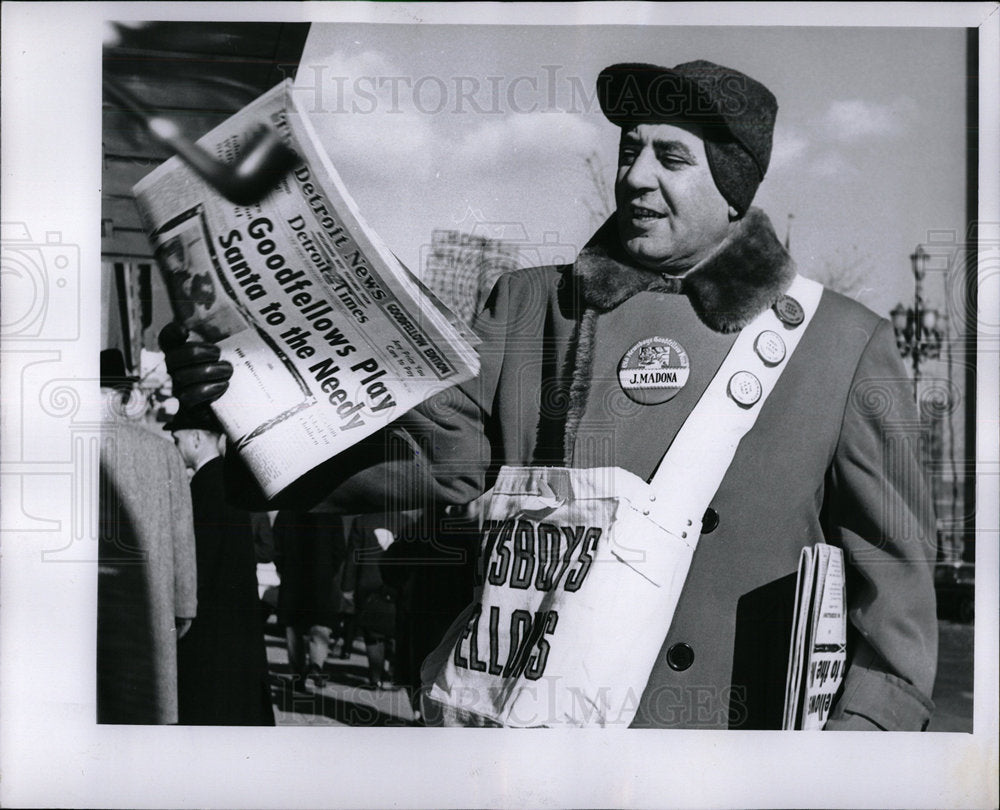 1960 Press Photo Detroit Old Newsboys James Madona - Historic Images