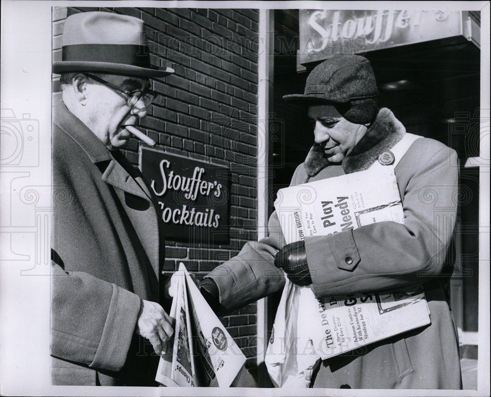 1960 Press Photo Detroit Old Newsboys James Madona - Historic Images