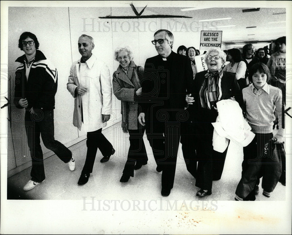 1979 Press Photo Bishop Gumbleton Family - Historic Images