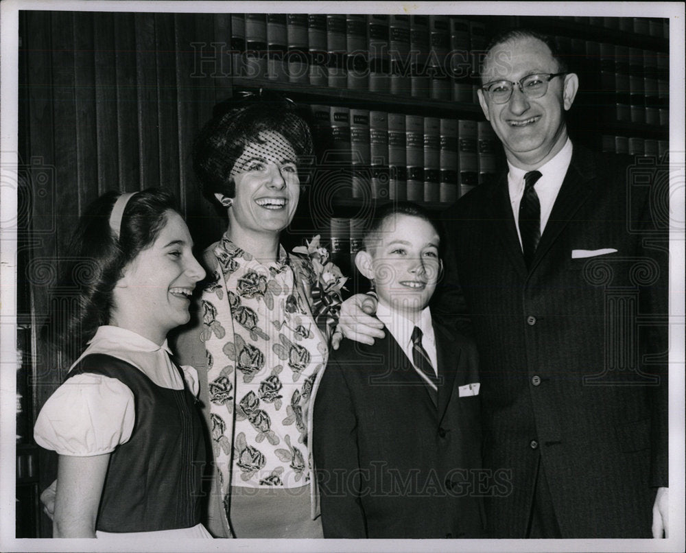 1961 Press Photo US Attorney Lawrence Gubow Family - Historic Images