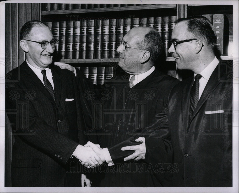 1961 Press Photo Lawrence Gubow US Attorney Chief Judge - Historic Images