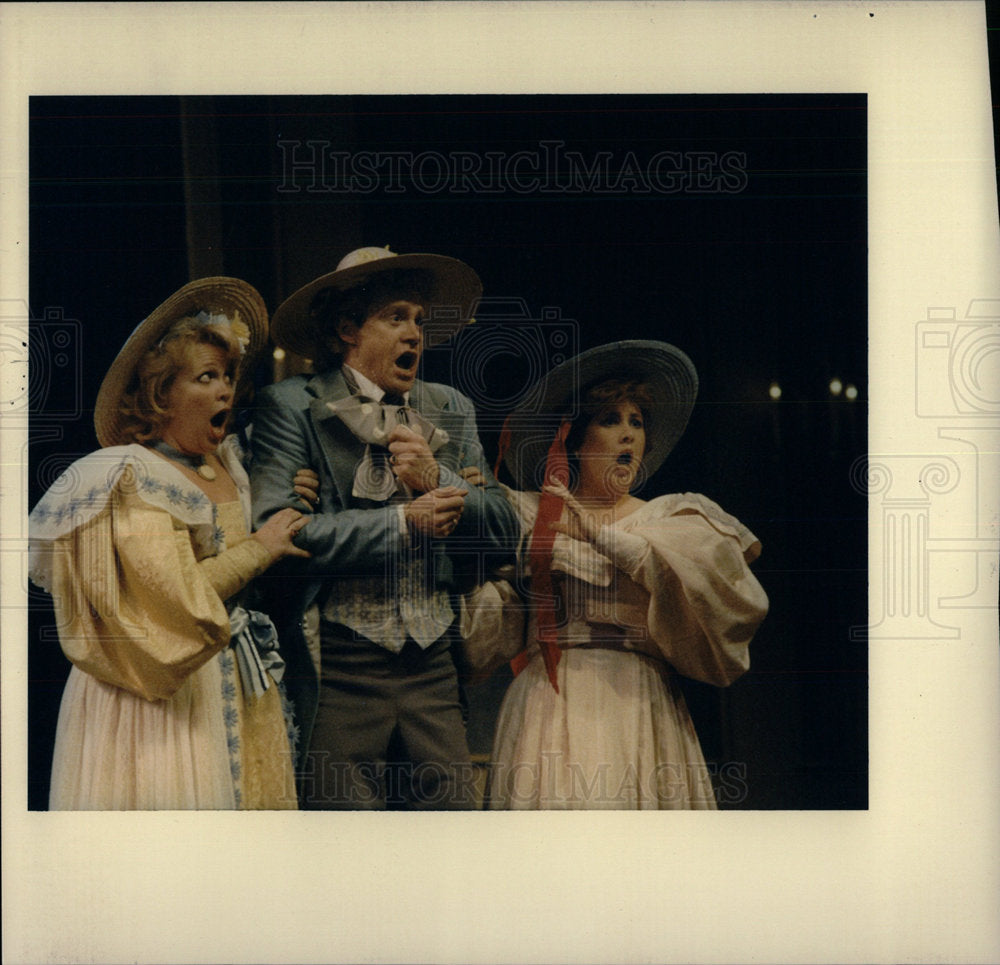 1985 Press Photo Martha Opera Christman Engen Baker - Historic Images