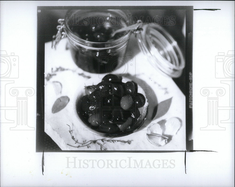 1991 Press Photo Bowl of Olives - Historic Images