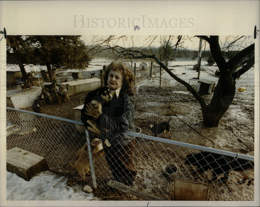 1992 Press Photo Vivian Gross Dog Hoarder  - Historic Images