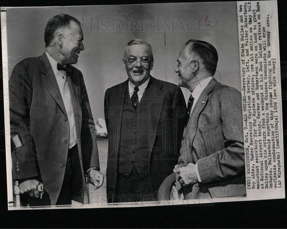 1959 Press Photo Undersecretary Herler Dulles greeted - Historic Images