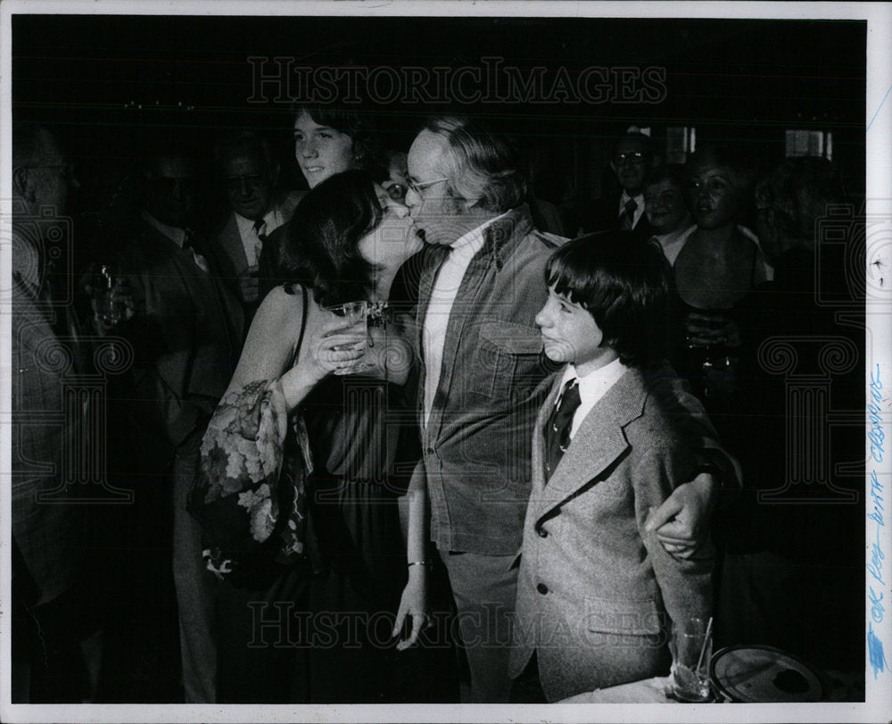 1977 Press Photo Surprise party for Joey Nederlander - Historic Images