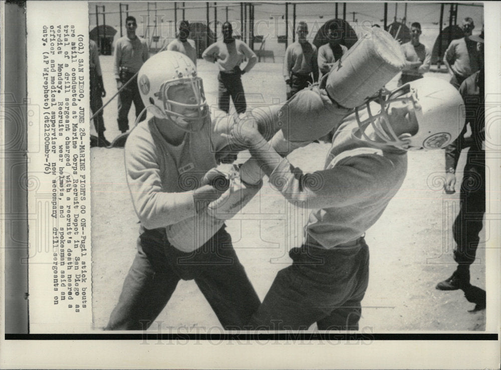 1976 Press Photo Marine Corps Recruits Pugil Sticks - Historic Images
