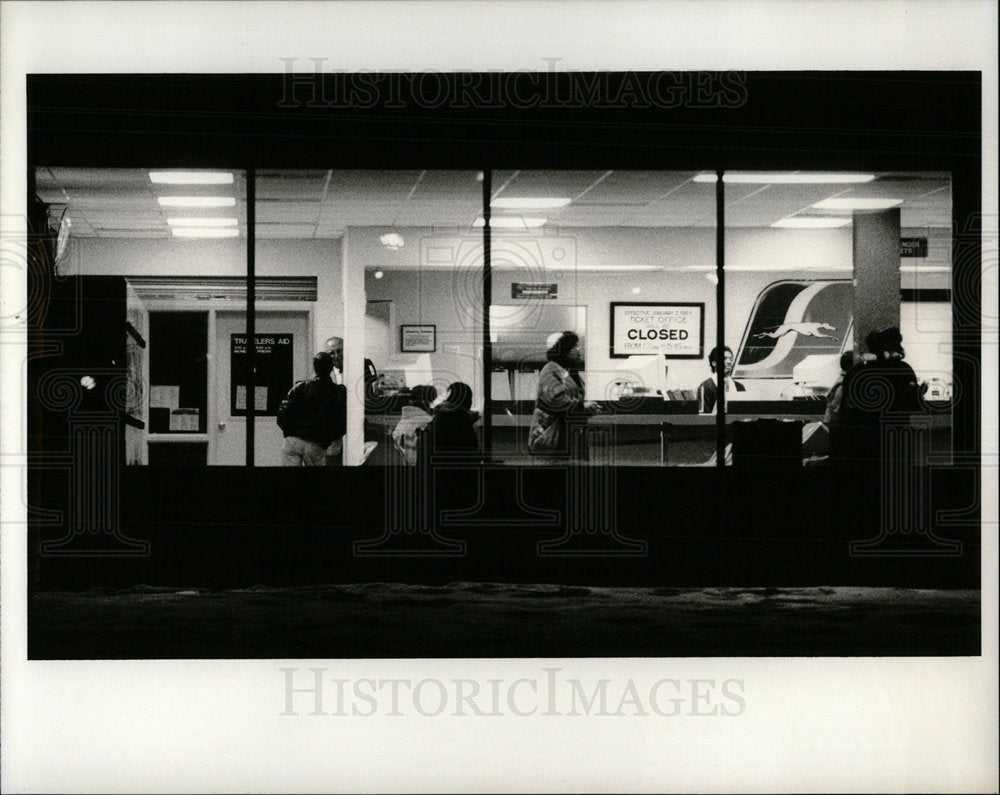 1990 Press Photo Greyhound Strike on Lafayette  - Historic Images