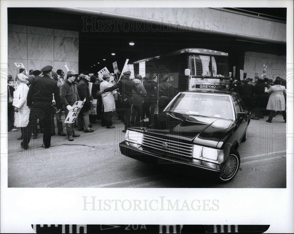 1983 Press Photo Greyhound Bus Strike - Historic Images