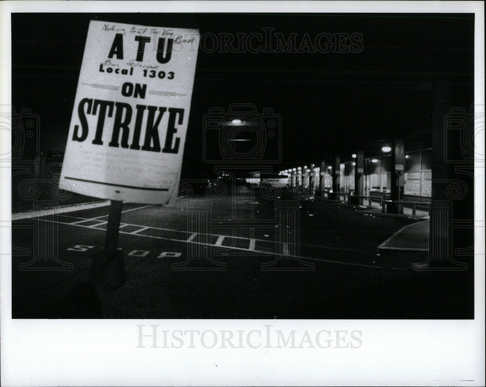1983 Press Photo Greyhound Employee Strike (Detroit)  - Historic Images
