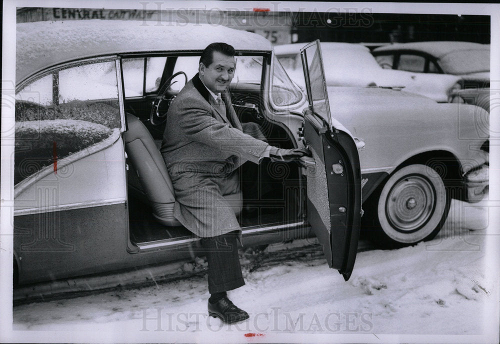 1956 Press Photo Joe Cohen No-Cost Drive--A-Way Car  - Historic Images
