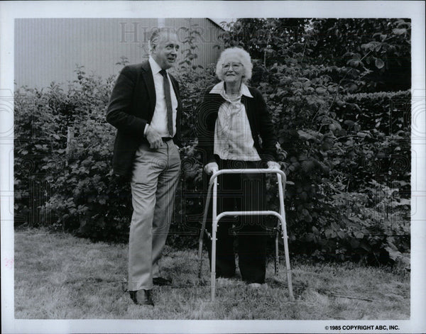 1986 Press Photo Hugh Downs and Mrs.Ruth Paape - Historic Images