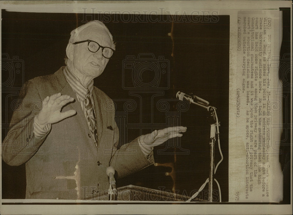 1973 Press Photo Justice William Douglas Drake court  - Historic Images