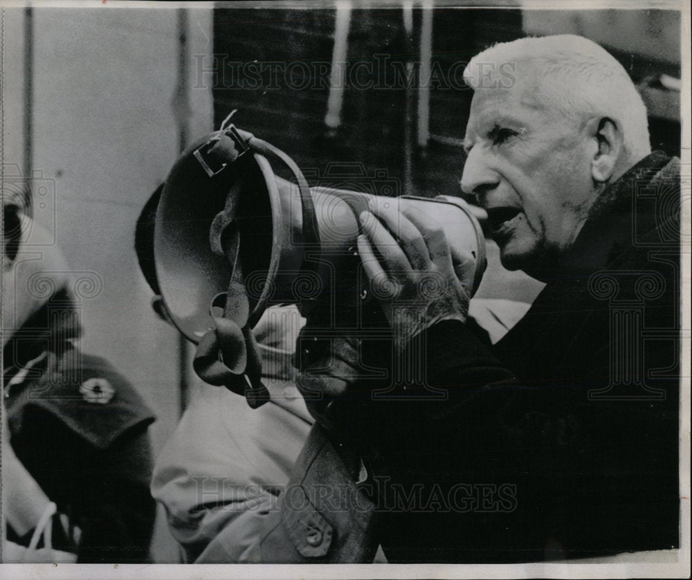 1966 Press Photo Paul Douglas Chicago Moses Mount Sinai - Historic Images