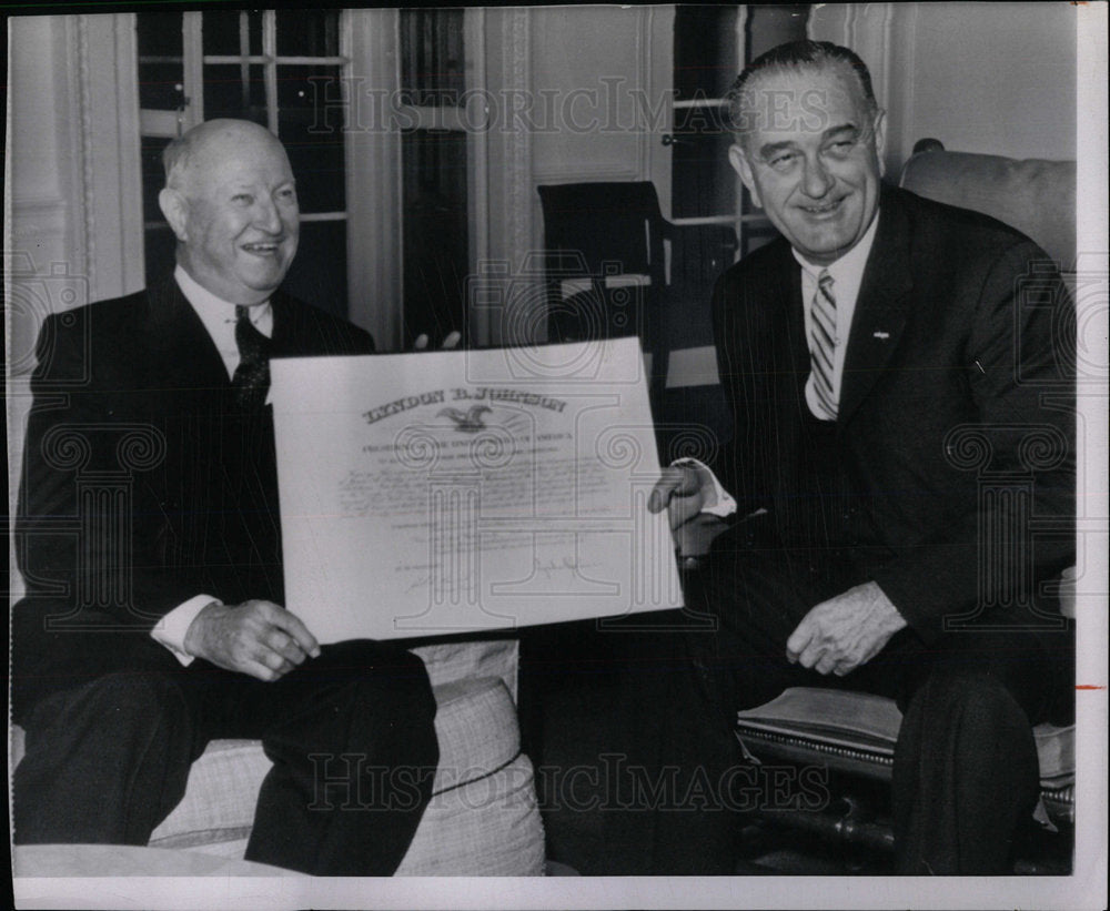 1964 Press Photo President Johnson James Farley Job  - Historic Images