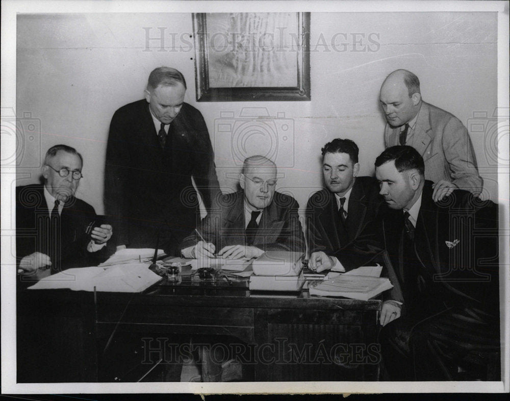 1937 Press Photo The Garr brothers and counsel - Historic Images