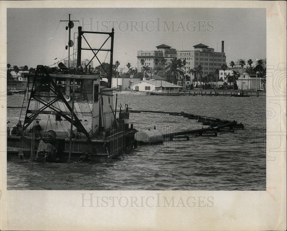 1965 Press Photo Dredge North shore sunshine boat club - Historic Images