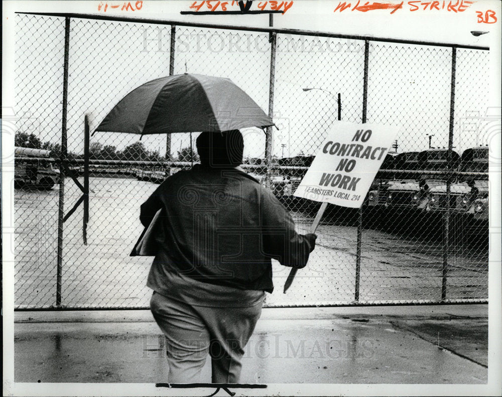 1979 Press Photo School Bus Strike - Historic Images