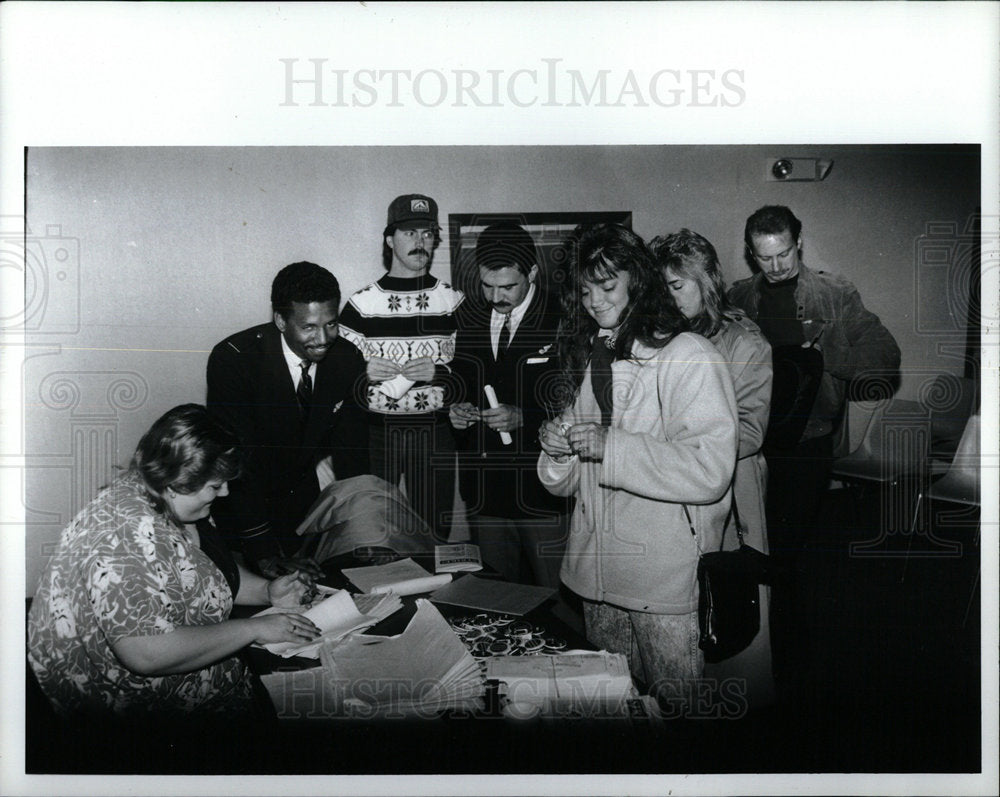 1988 Press Photo  DWhite Dour Richards  Blase man   - Historic Images