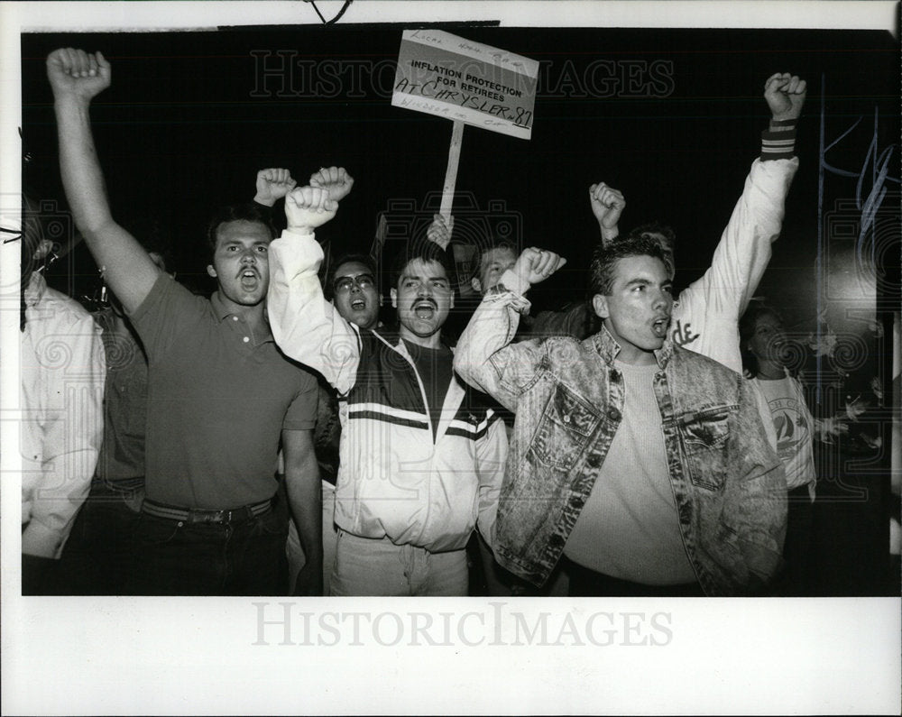 1987 Press Photo Chrysler Employees Strikes - Historic Images