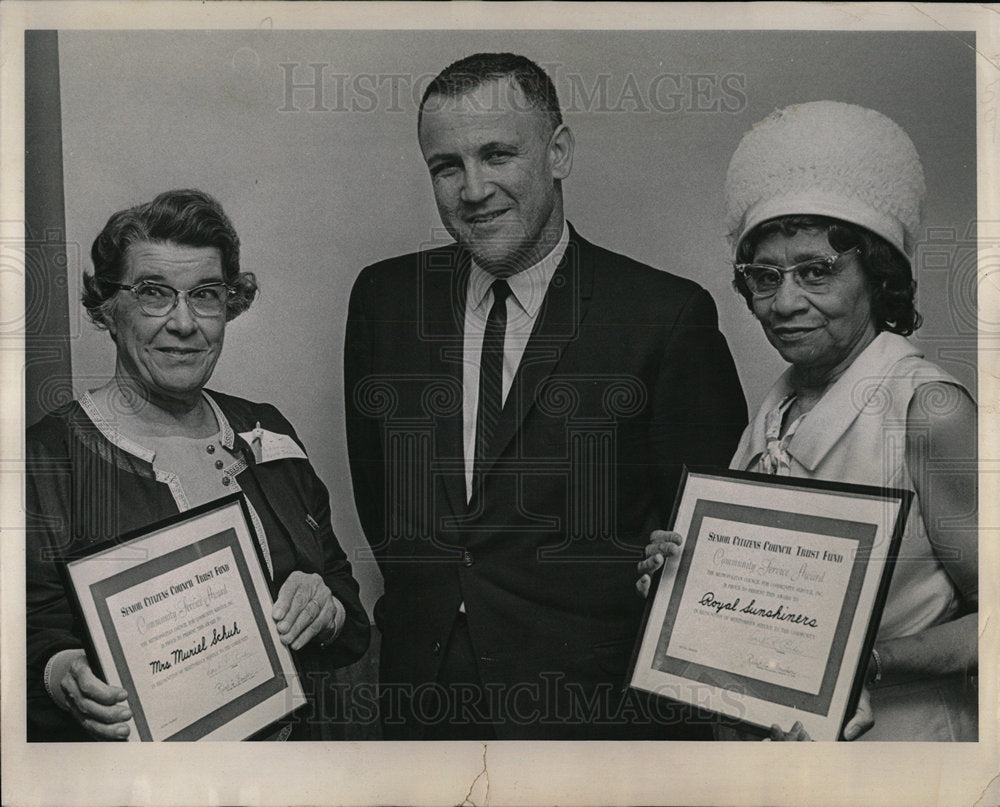 1967 Press Photo Senior Citizen Service Awardees - Historic Images