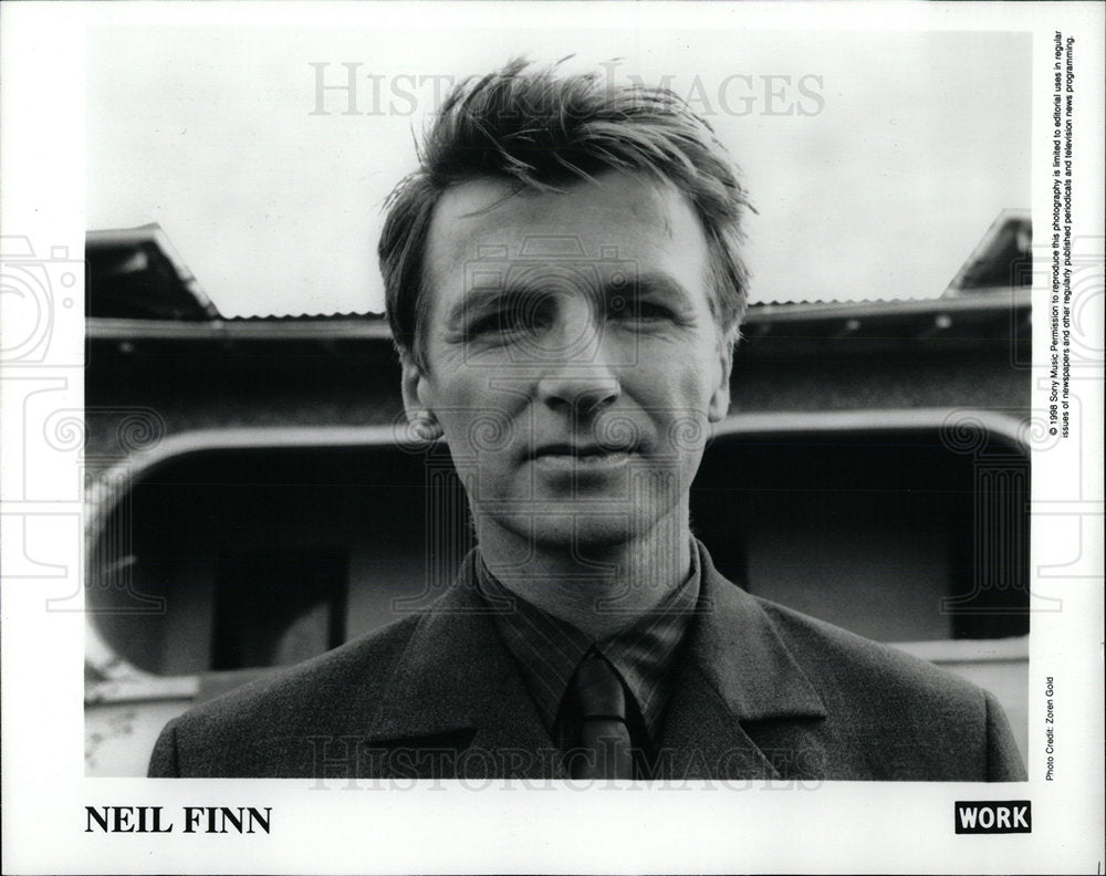 1998 Press Photo Neil Finn New Zealand Singer Musician - Historic Images