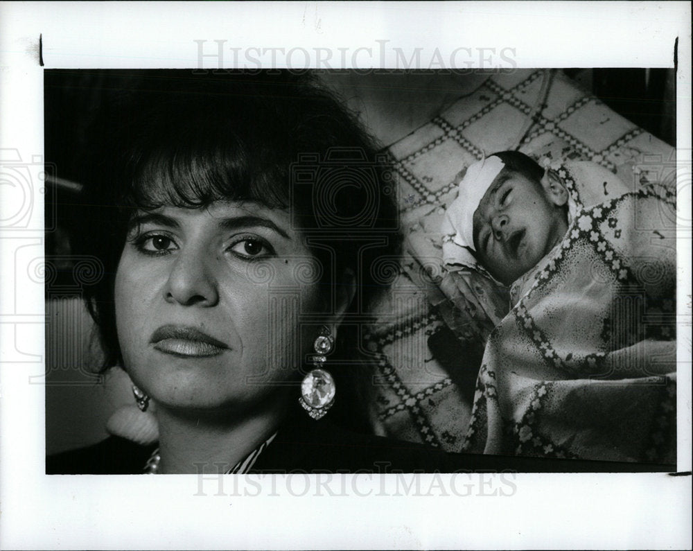 1992 Press Photo Christine Oram Iraqi American Postwar - Historic Images