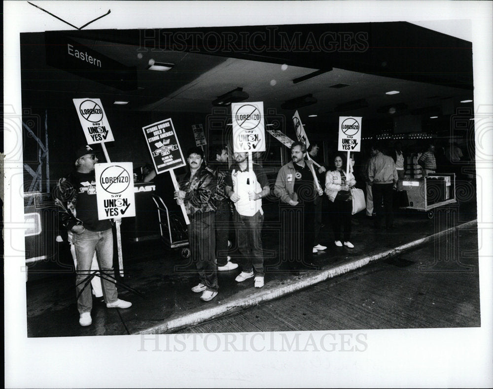 1989 Press Photo Metro Airport Eastern Airline Picket  - Historic Images