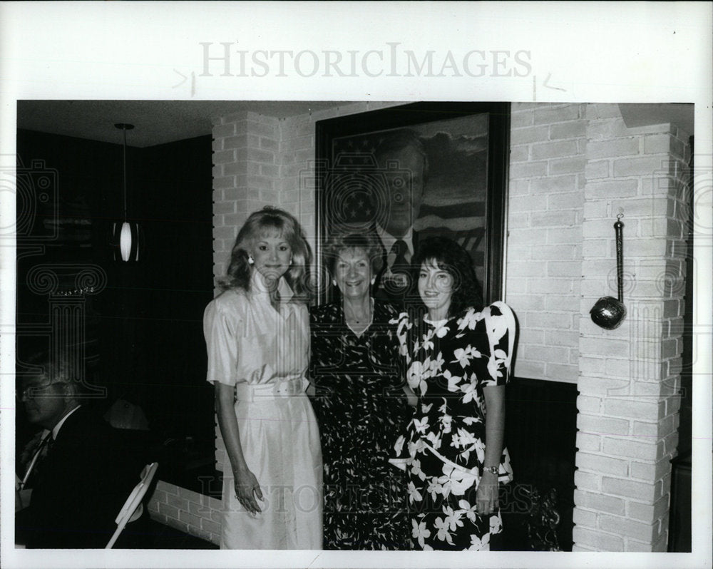 1988 Press Photo Omnette Kolon Sorraine Schultz - Historic Images