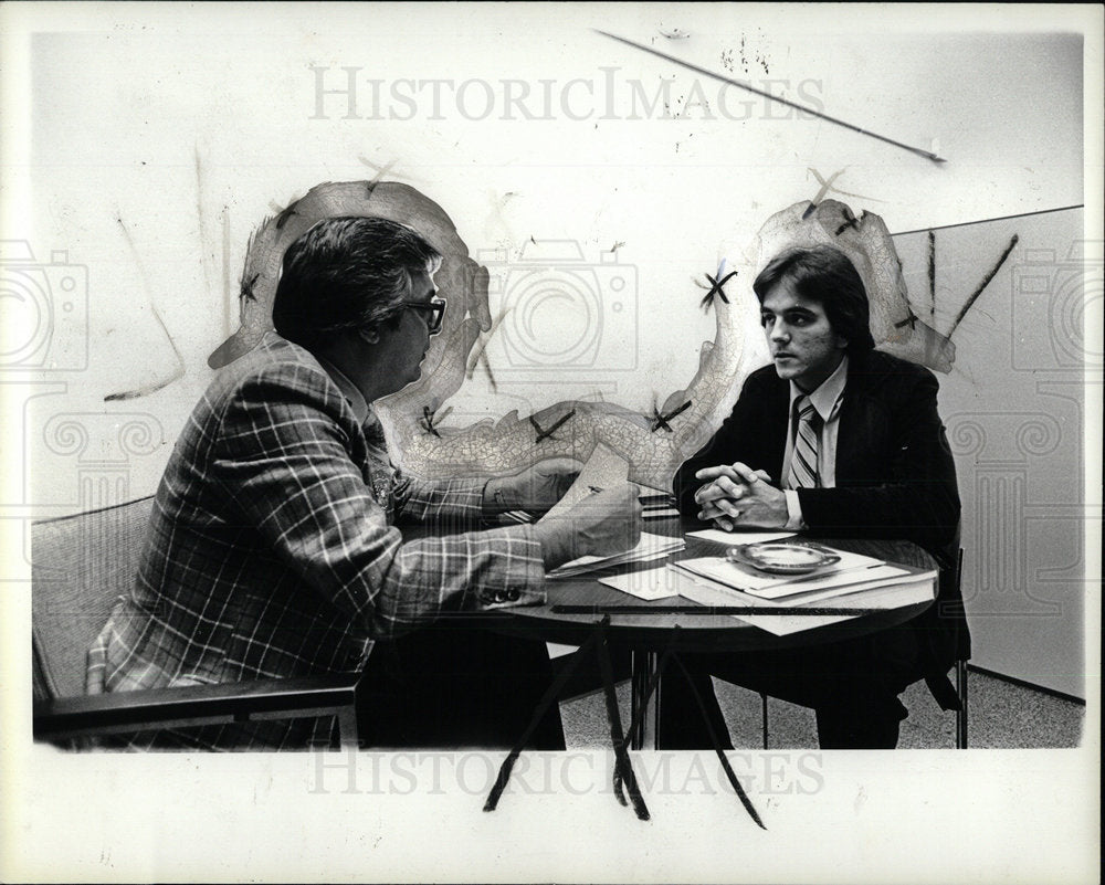 1980 Press Photo John Enokian Interviews John Pryblyski - Historic Images