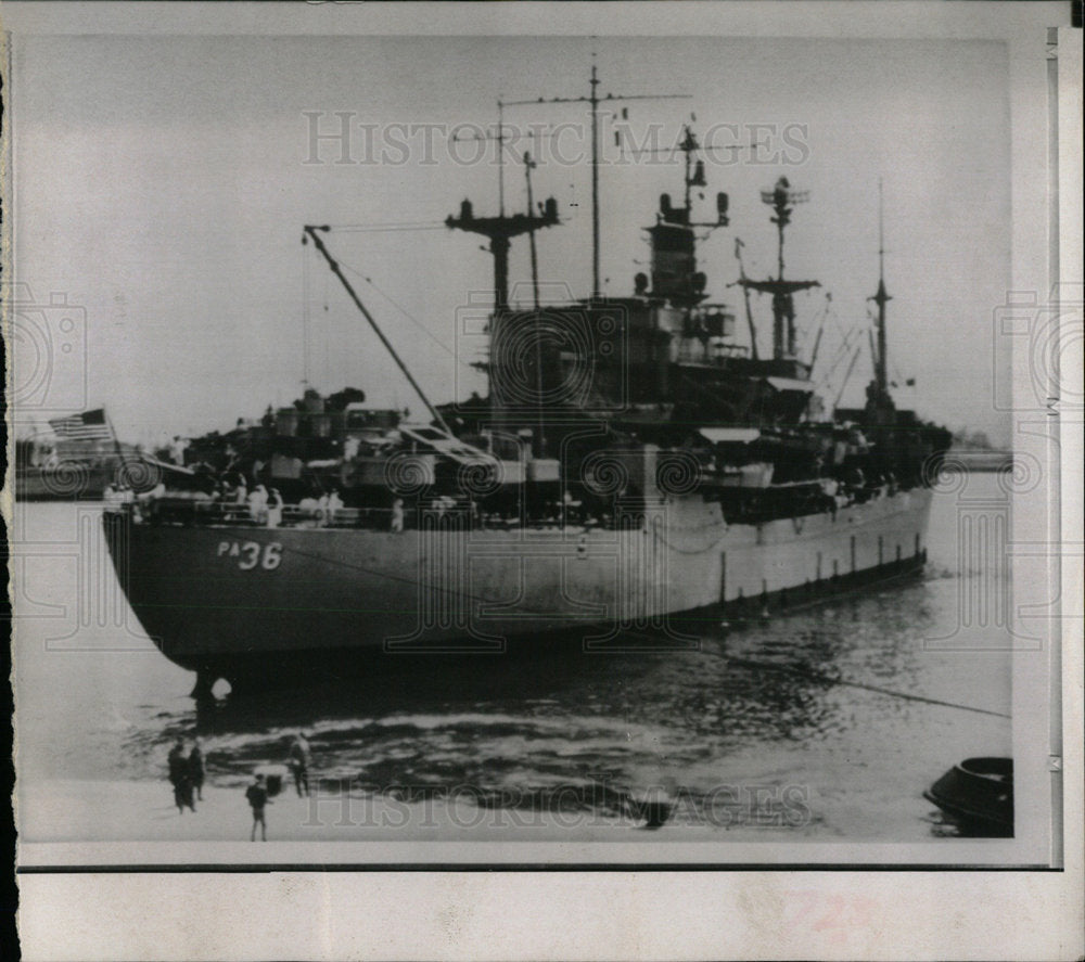 1967 Press Photo Cambria War Ship Bay of Naples Italy - Historic Images