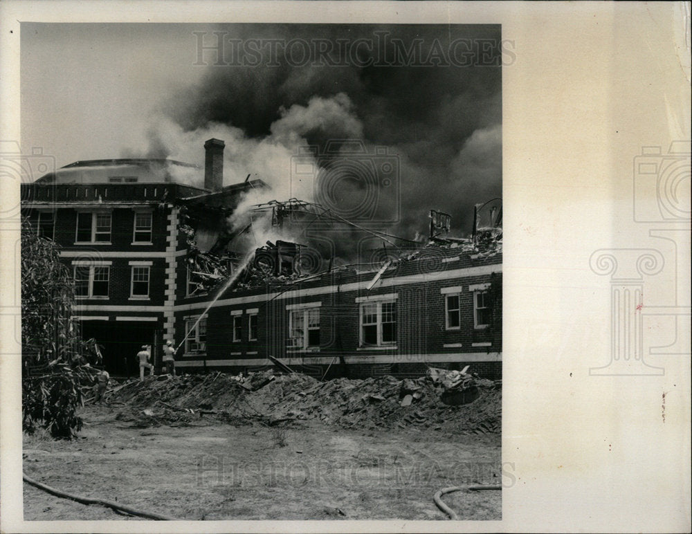 1972 Press Photo Boca Grande Hotel Fire Accident Flo - Historic Images