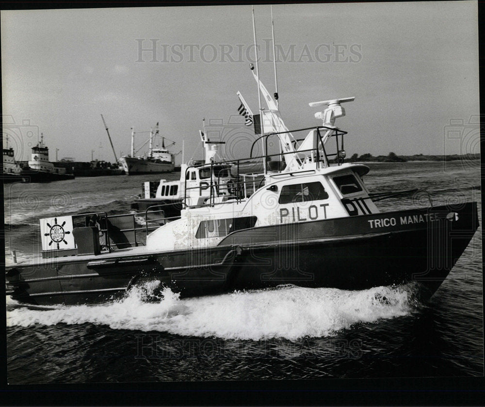 1985 Press Photo TRICO Manatee Pilots Christen Port  - Historic Images