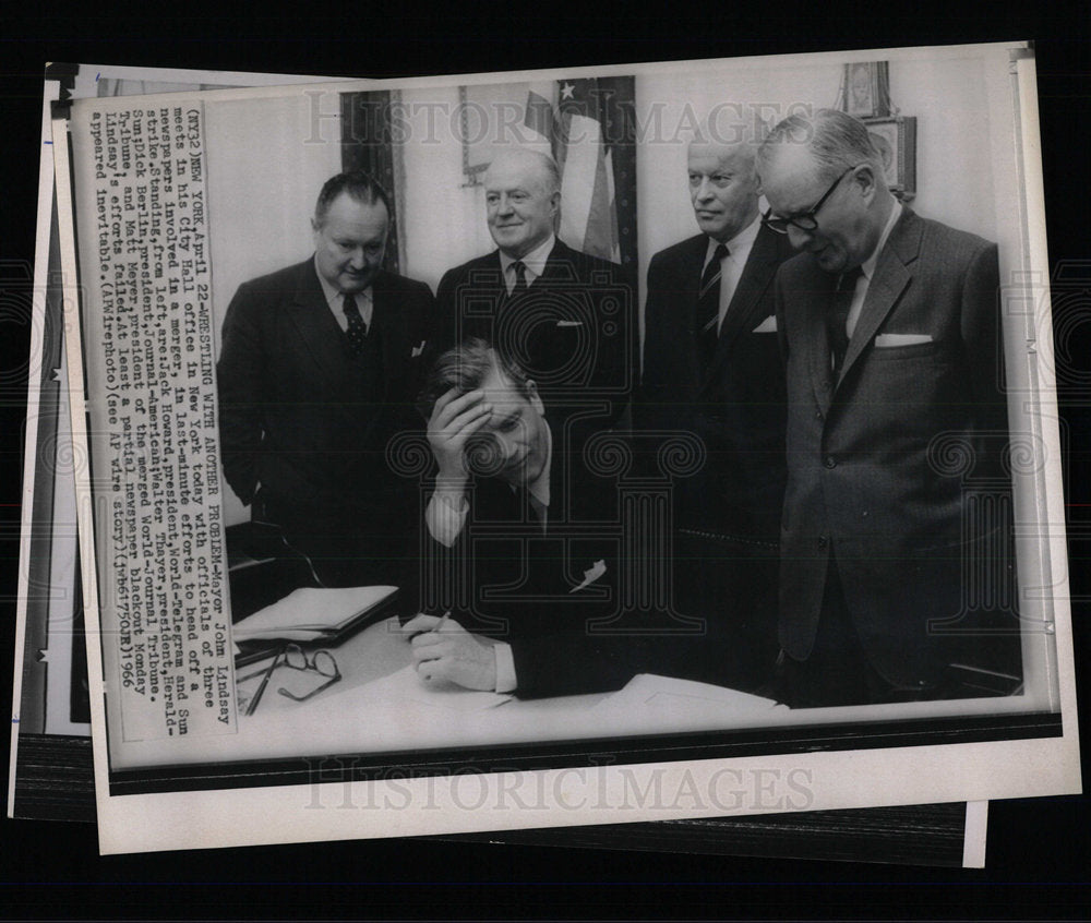 1966 Press Photo Mayor John Lindsay City Hall office - Historic Images
