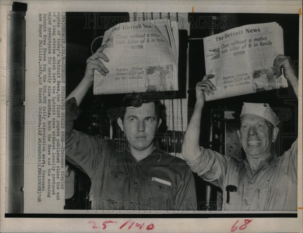 1968 Press Photo Detroit Newspaper Vendor Display Copy - Historic Images