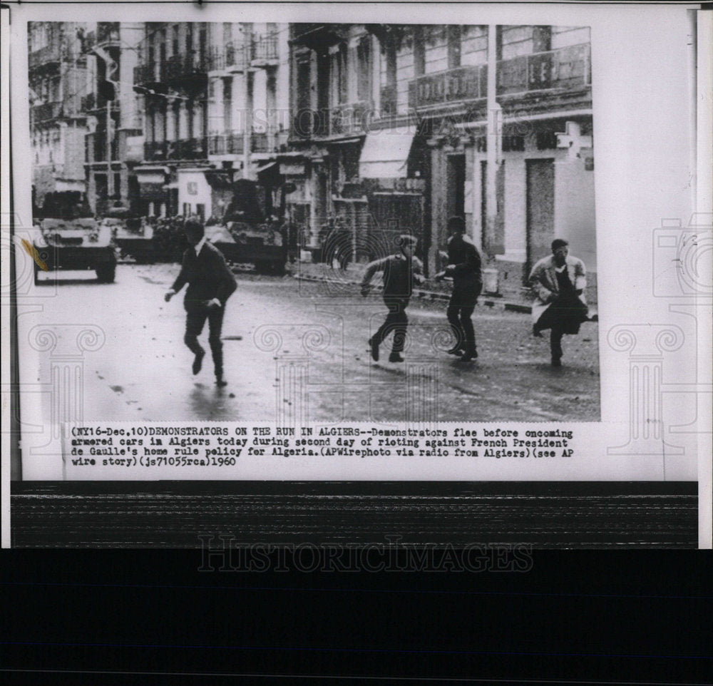 1960 Press Photo Demonstrators in Algiers - Historic Images