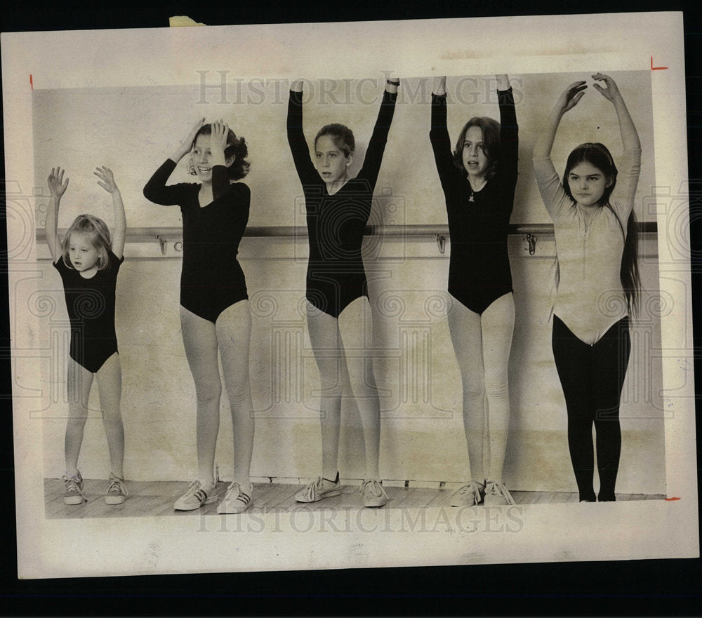 1979 Press Photo Darlene Garlutzo Dancer Teacher Snap  - Historic Images