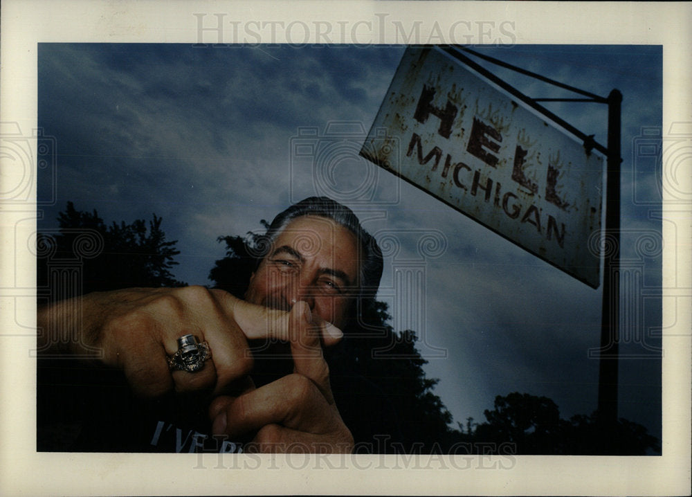 1994 Press Photo Jim Lea in Hell, Michigan - Historic Images