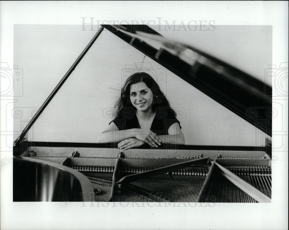 1987 Press Photo Lura Kargul Pianist - Historic Images