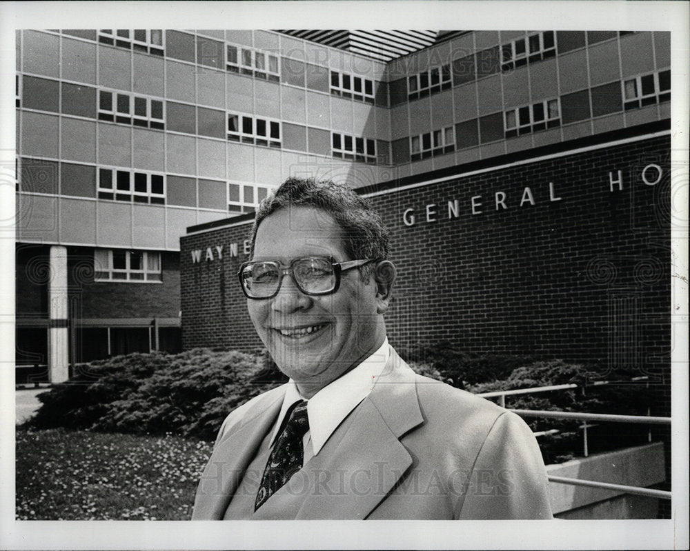 1982 Press Photo Ramone Joseph Wayne General Hospital  - Historic Images