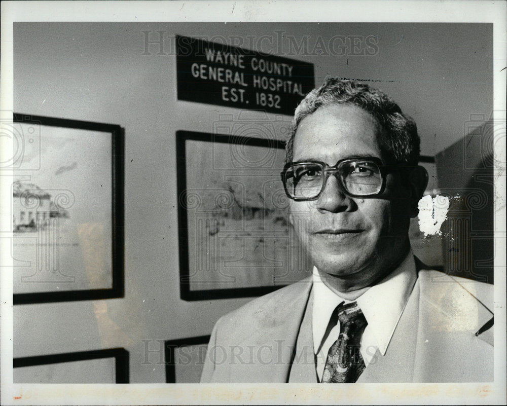 1982 Press Photo Dr Joseph Ramona  general hosp Wayne  - Historic Images