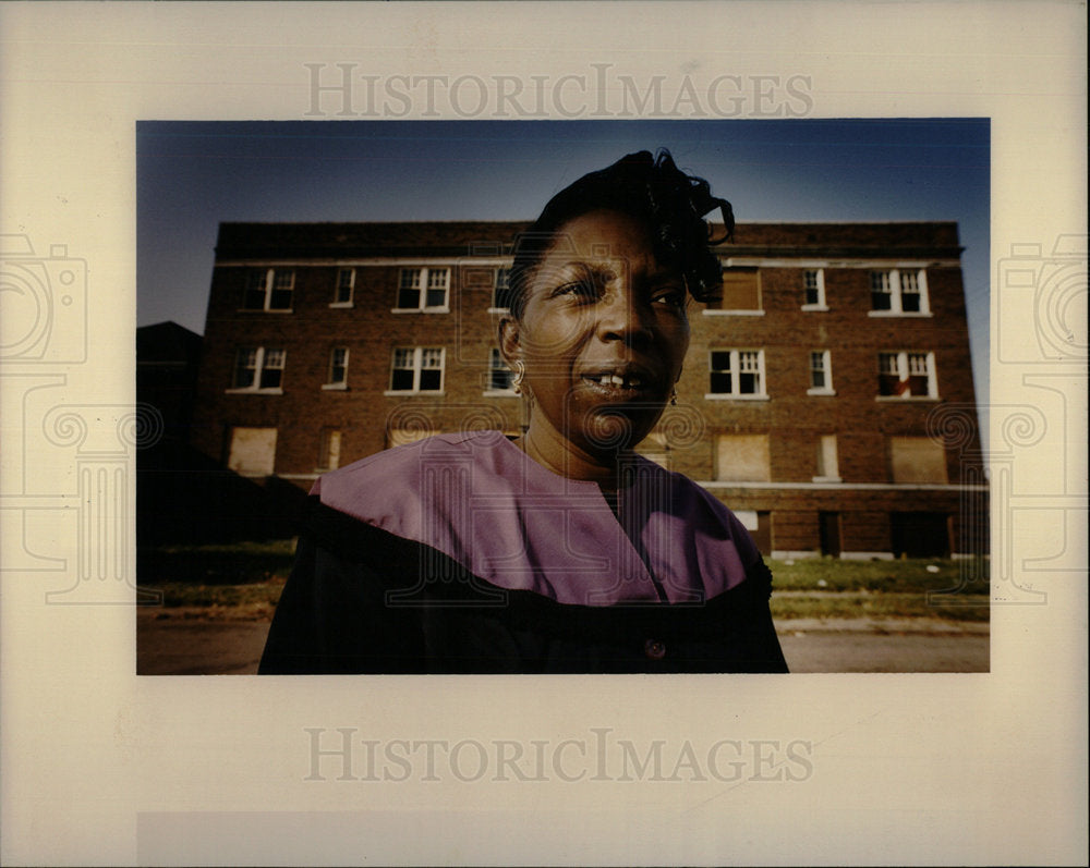 1993 Press Photo Ann Johnson Abandoned Detroit Minister - Historic Images