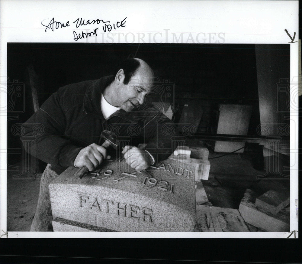 1991 Press Photo Bruno Kalmeta immigrant stone mason - Historic Images