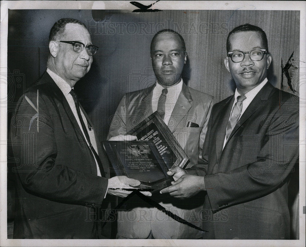 1964 Press Photo Dr Robyn Arlington Waldo Cain Charles  - Historic Images